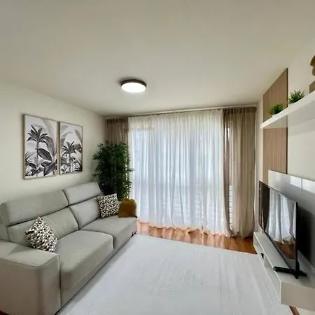 Garua Apartment Malpica